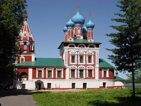 UGLICH CUPULAS CATEDRAL CRUCEROS FLUVIALES RUSIA